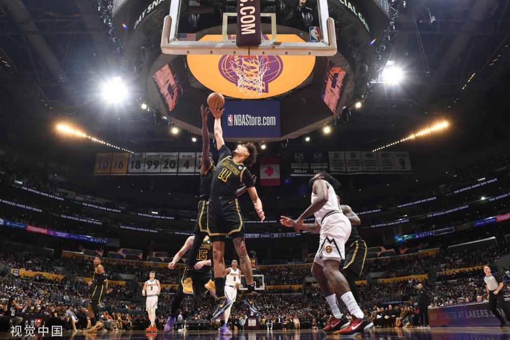 赛前出现了 赛前出现了